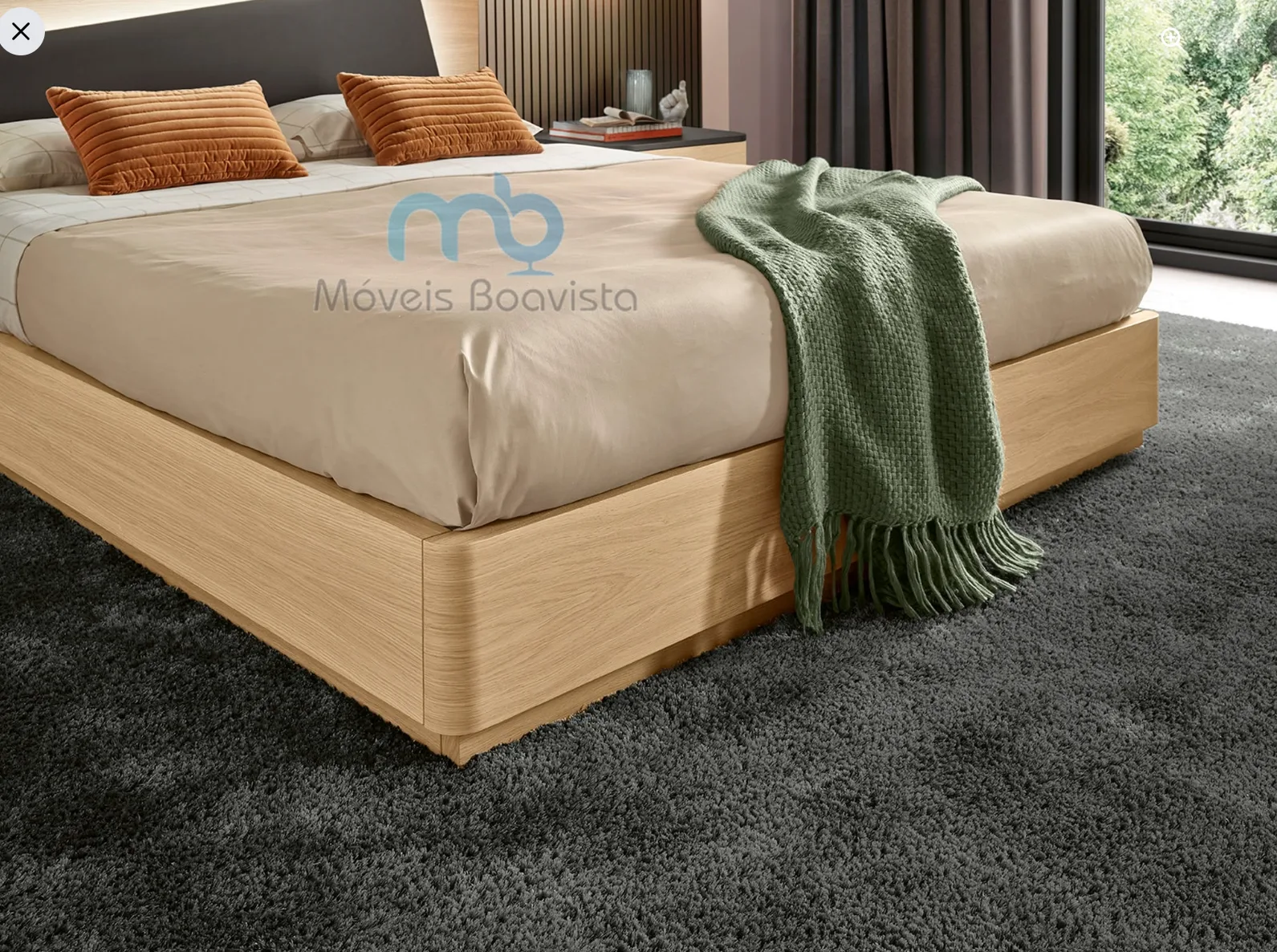 Cama e mobiliário de quarto